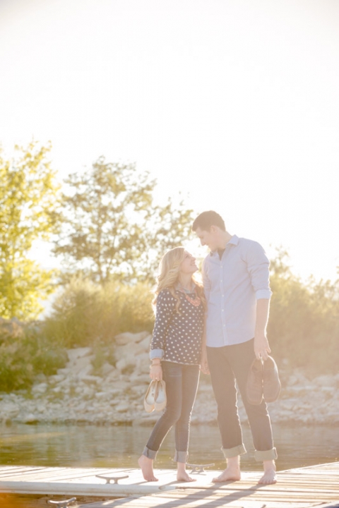 EK-Studios-Wedding-Photographer-Engagements-in-tall-grass016-Blog(pp_w480_h720)