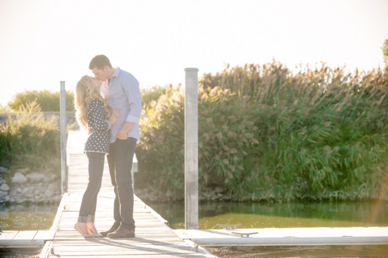 EK-Studios-Wedding-Photographer-Engagements-in-tall-grass018-Blog(pp_w768_h511)