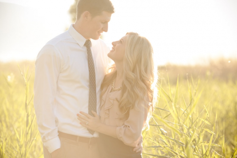 EK-Studios-Wedding-Photographer-Engagements-in-tall-grass026-Blog(pp_w768_h511)