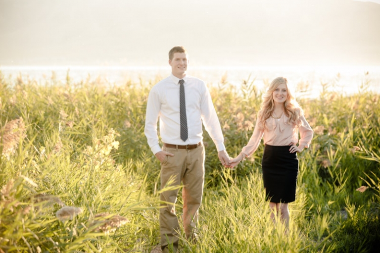 EK-Studios-Wedding-Photographer-Engagements-in-tall-grass028-Blog(pp_w768_h511)