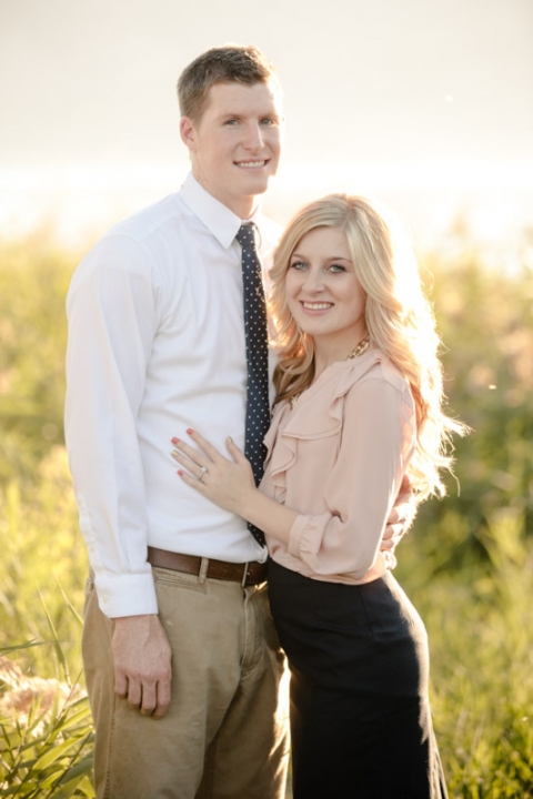 EK-Studios-Wedding-Photographer-Engagements-in-tall-grass031-Blog(pp_w480_h720)