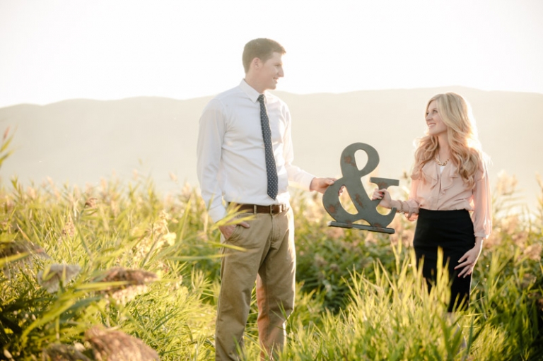 EK-Studios-Wedding-Photographer-Engagements-in-tall-grass032-Blog(pp_w768_h511)