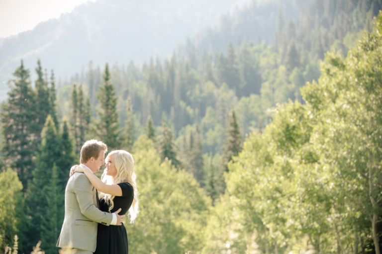 EK-Studios-Wedding-Photographer-Engagements-in-the-mountains012-Blog(pp_w768_h511)