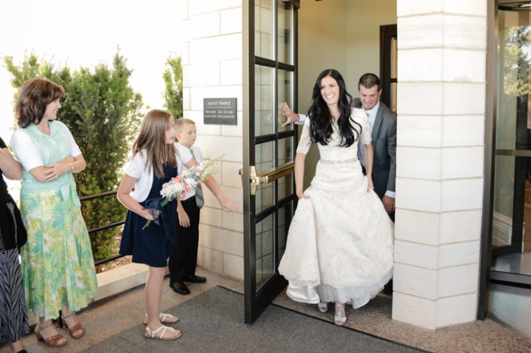 EK-Studios-Wedding-Photographer-Manti-Temple-Wedding-summer008-Blog(pp_w768_h511)