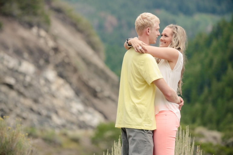 EK-Studios-Wedding-Photographer-Mountain-Engagements026-Blog(pp_w768_h511)