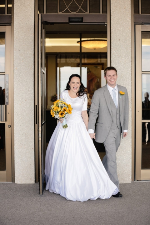 EK-Studios-Wedding-Photographer-Provo-Temple-wedding006-Blog(pp_w480_h720)