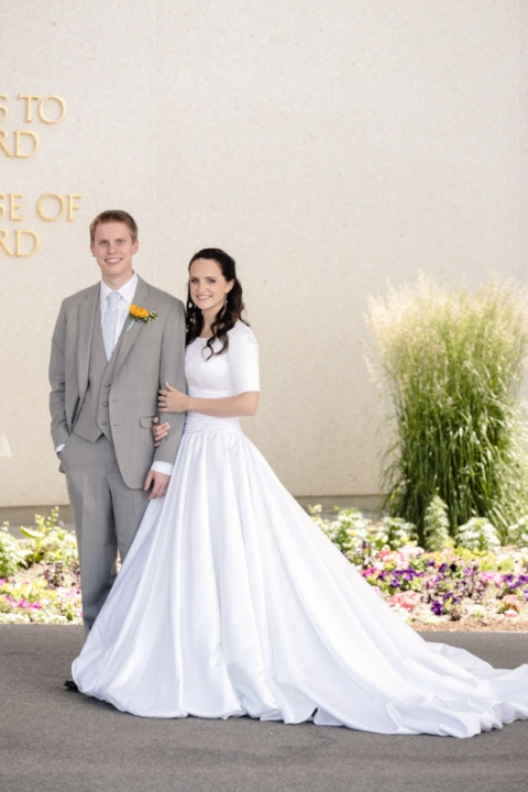 EK-Studios-Wedding-Photographer-Provo-Temple-wedding011-Blog(pp_w480_h720)