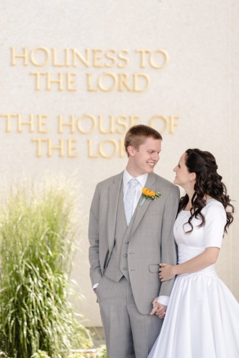 EK-Studios-Wedding-Photographer-Provo-Temple-wedding012-Blog(pp_w480_h720)