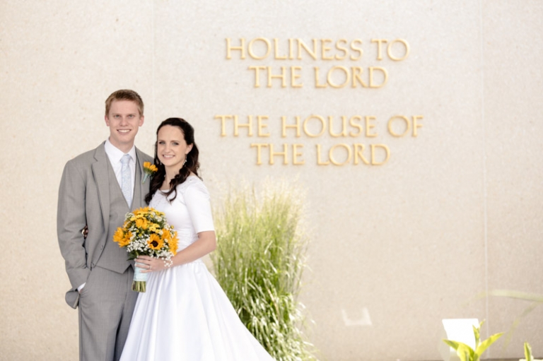 EK-Studios-Wedding-Photographer-Provo-Temple-wedding013-Blog(pp_w768_h511)