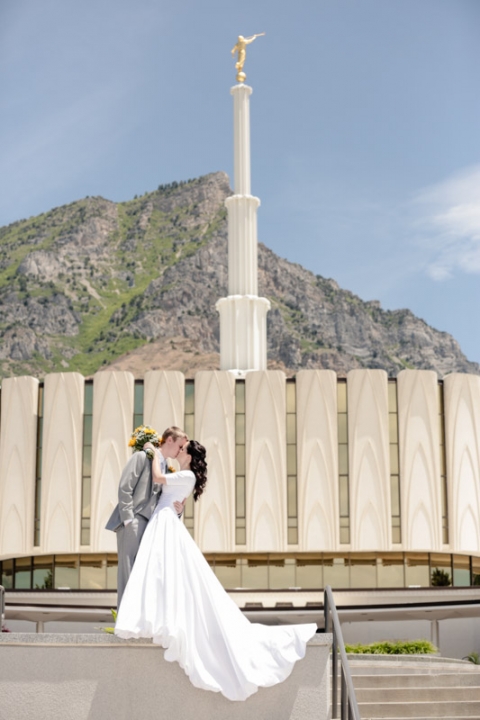 EK-Studios-Wedding-Photographer-Provo-Temple-wedding014-Blog(pp_w480_h720)