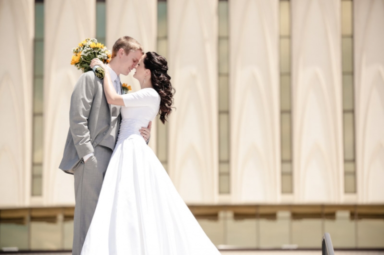 EK-Studios-Wedding-Photographer-Provo-Temple-wedding015-Blog(pp_w768_h511)