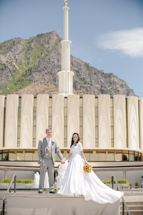 EK-Studios-Wedding-Photographer-Provo-Temple-wedding016-Blog(pp_w480_h720)