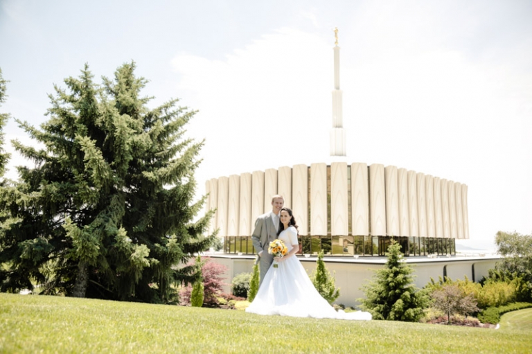 EK-Studios-Wedding-Photographer-Provo-Temple-wedding024-Blog(pp_w768_h511)