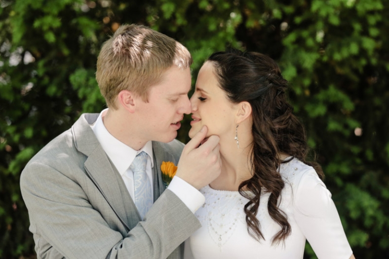 EK-Studios-Wedding-Photographer-Provo-Temple-wedding027-Blog(pp_w768_h511)