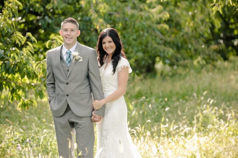 EK-Studios-Wedding-Photographer-Rustic-Bridals-at-a-barn005-Blog(pp_w768_h511)