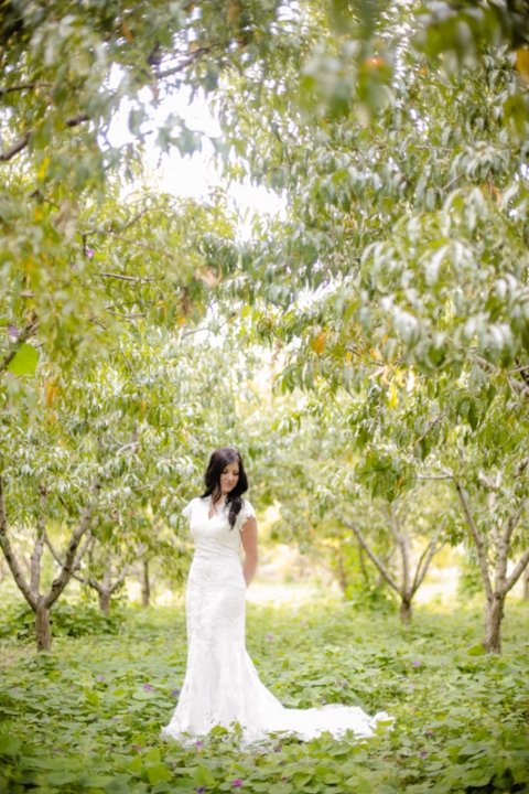 EK-Studios-Wedding-Photographer-Rustic-Bridals-at-a-barn011-Blog(pp_w480_h720)