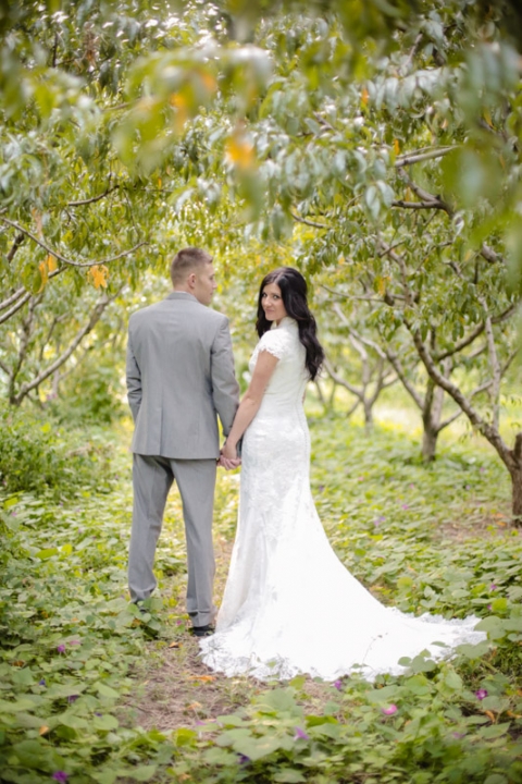 EK-Studios-Wedding-Photographer-Rustic-Bridals-at-a-barn013-Blog(pp_w480_h720)