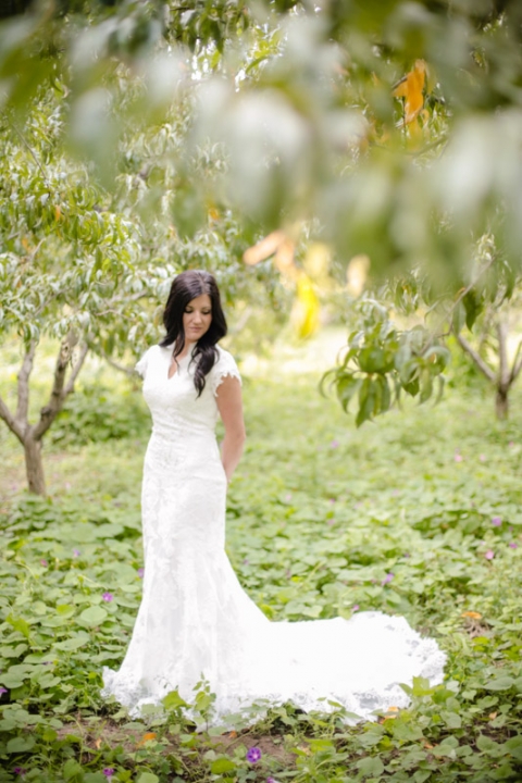 EK-Studios-Wedding-Photographer-Rustic-Bridals-at-a-barn014-Blog(pp_w480_h720)