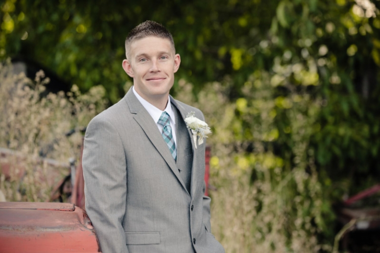 EK-Studios-Wedding-Photographer-Rustic-Bridals-at-a-barn022-Blog(pp_w768_h511)