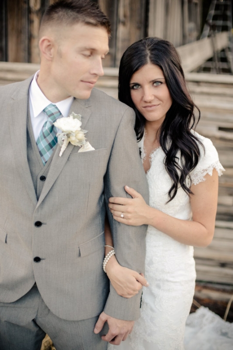 EK-Studios-Wedding-Photographer-Rustic-Bridals-at-a-barn025-Blog(pp_w480_h720)