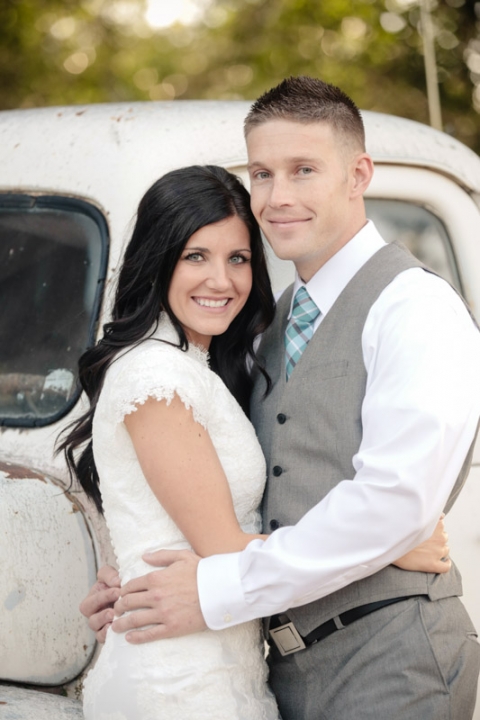 EK-Studios-Wedding-Photographer-Rustic-Bridals-at-a-barn030-Blog(pp_w480_h720)