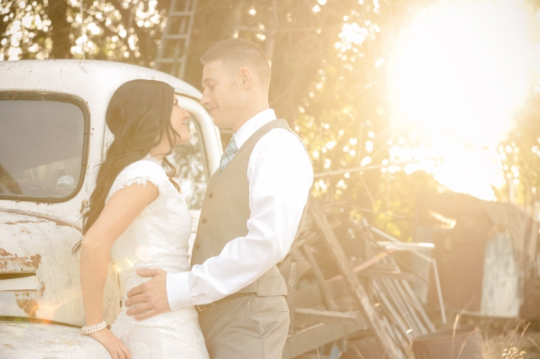 EK-Studios-Wedding-Photographer-Rustic-Bridals-at-a-barn032-Blog(pp_w768_h511)