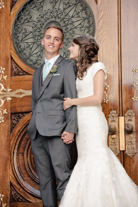 EK-Studios-Wedding-Photographer-SLC-Temple017-Blog(pp_w480_h720)