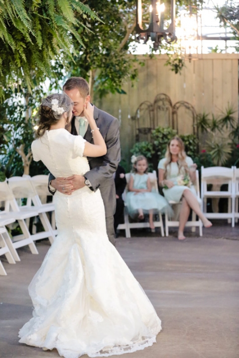 EK-Studios-Wedding-Photographer-SLC-Temple051-Blog(pp_w480_h720)