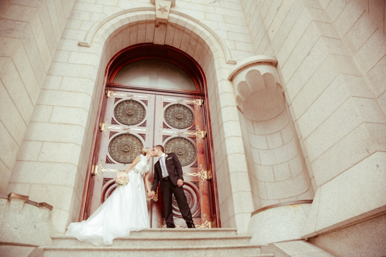 EK-Studios-Wedding-Photographer-Salt-lake-hardware-building-reception013-Blog(pp_w768_h511)