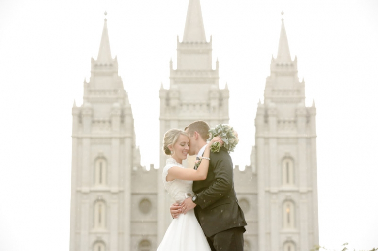 EK-Studios-Wedding-Photographer-Salt-lake-hardware-building-reception026-Blog(pp_w768_h511)