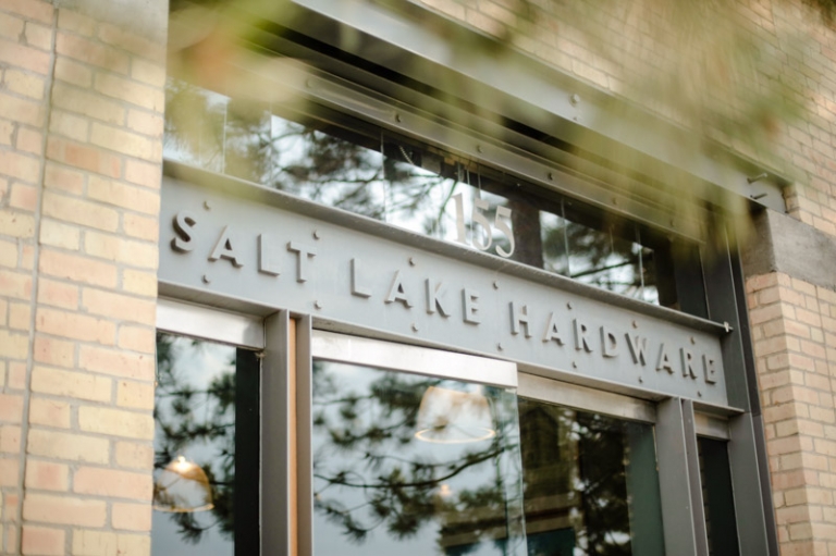 EK-Studios-Wedding-Photographer-Salt-lake-hardware-building-reception030-Blog(pp_w768_h511)