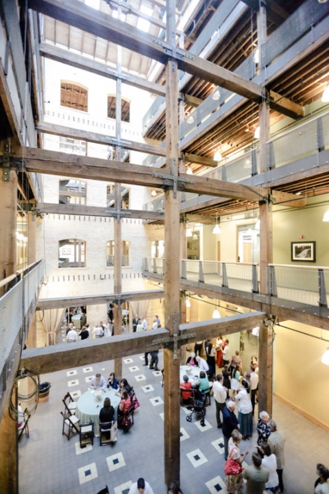 EK-Studios-Wedding-Photographer-Salt-lake-hardware-building-reception044-Blog(pp_w480_h720)