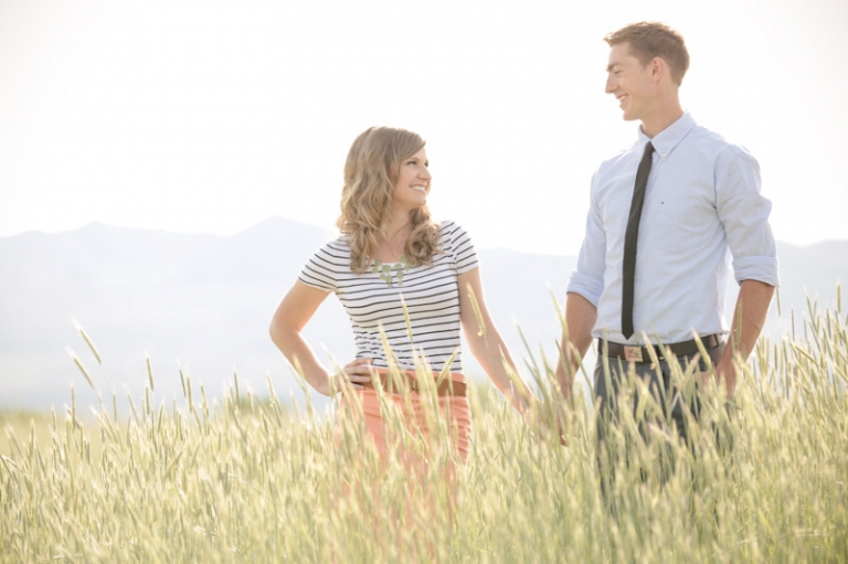 EK-Studios-Wedding-Photographer-Sunkissed-Wheat-field-Engagements002-Blog(pp_w768_h511)