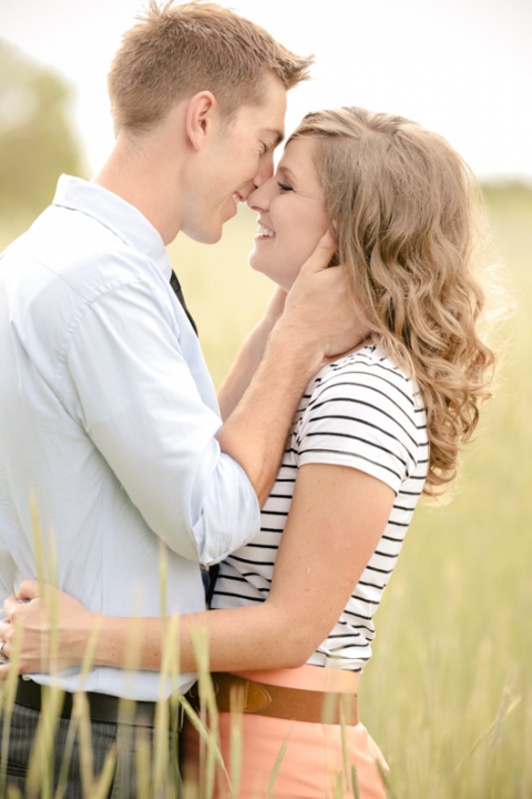 EK-Studios-Wedding-Photographer-Sunkissed-Wheat-field-Engagements008-Blog(pp_w480_h720)