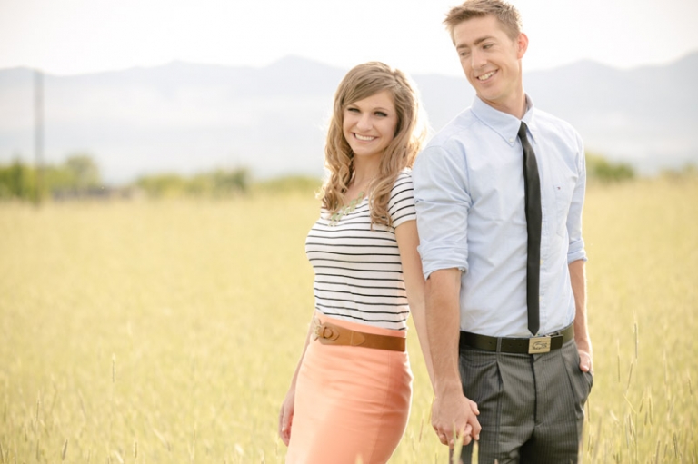 EK-Studios-Wedding-Photographer-Sunkissed-Wheat-field-Engagements013-Blog(pp_w768_h511)