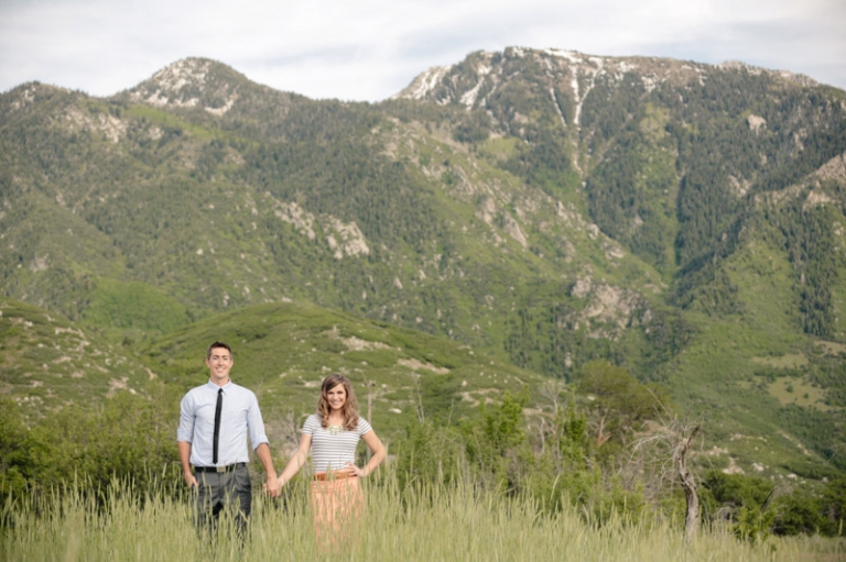 EK-Studios-Wedding-Photographer-Sunkissed-Wheat-field-Engagements016-Blog(pp_w768_h511)