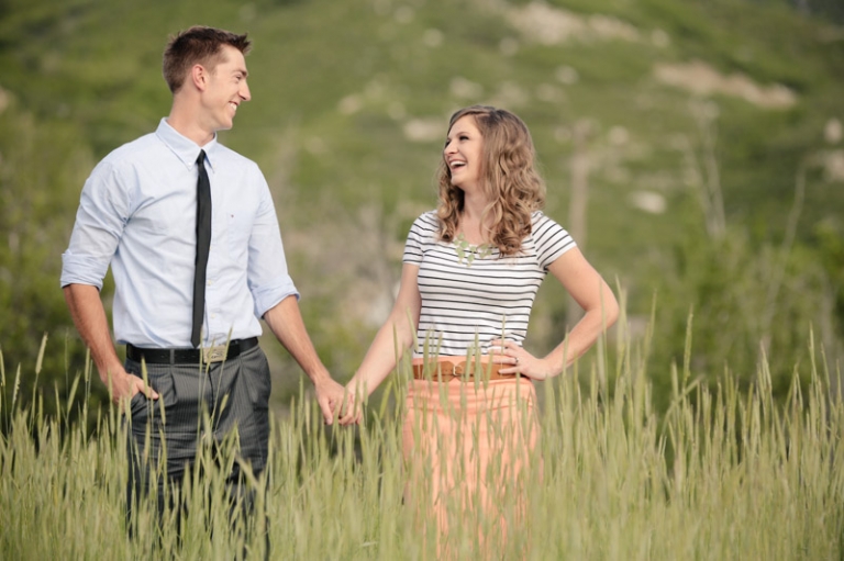 EK-Studios-Wedding-Photographer-Sunkissed-Wheat-field-Engagements017-Blog(pp_w768_h511)