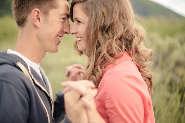 EK-Studios-Wedding-Photographer-Sunkissed-Wheat-field-Engagements025-Blog(pp_w768_h511)