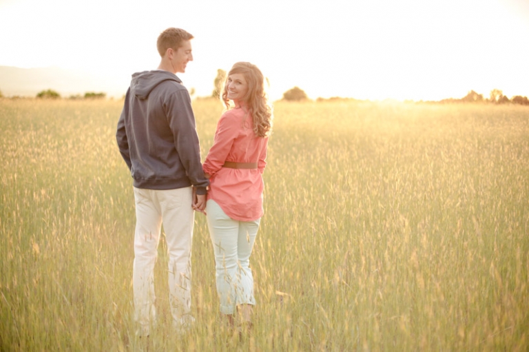 EK-Studios-Wedding-Photographer-Sunkissed-Wheat-field-Engagements037-Blog(pp_w768_h511)