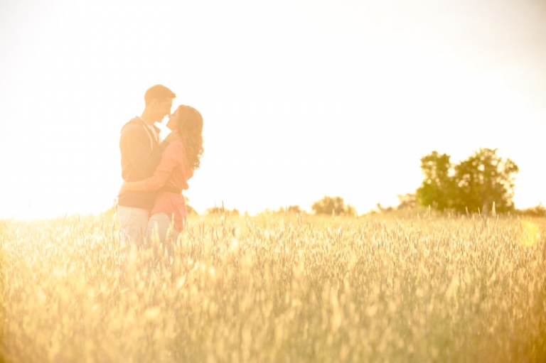 EK-Studios-Wedding-Photographer-Sunkissed-Wheat-field-Engagements040-Blog(pp_w768_h511)