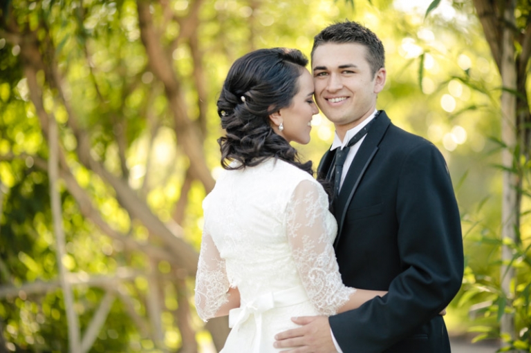 EK-Studios-Wedding-Photographer-Thanksgiving-Point-Bridals-Gardens005-Blog(pp_w768_h511)