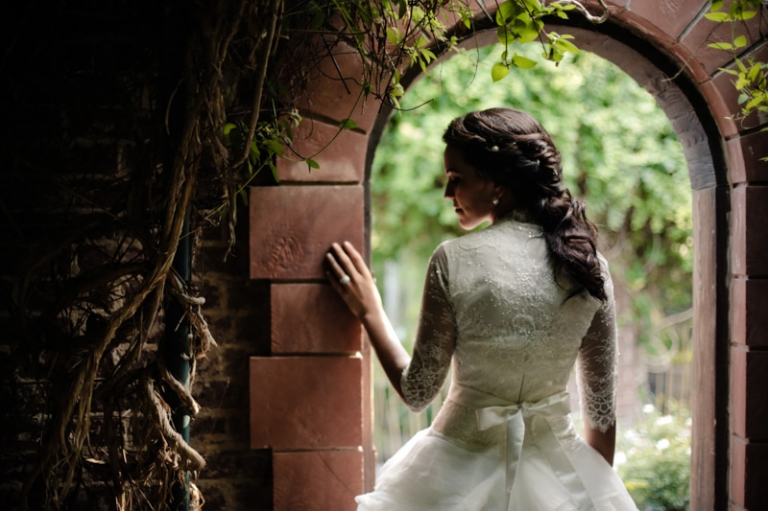 EK-Studios-Wedding-Photographer-Thanksgiving-Point-Bridals-Gardens015-Blog(pp_w768_h511)