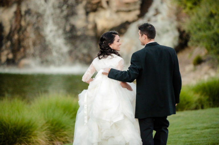 EK-Studios-Wedding-Photographer-Thanksgiving-Point-Bridals-Gardens054-Blog(pp_w768_h511)