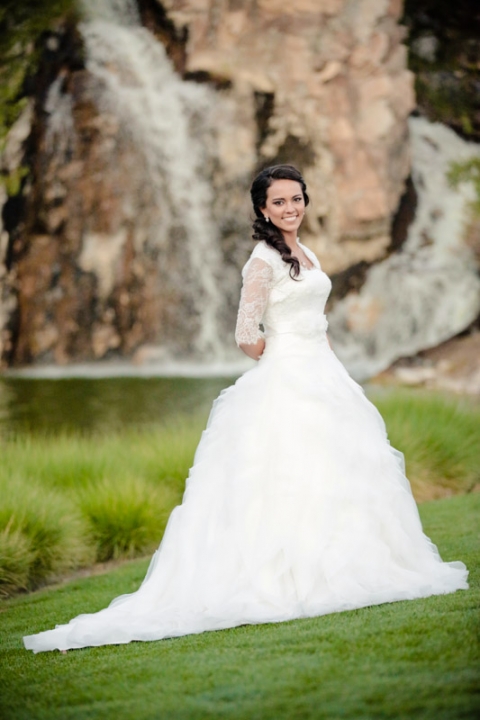 EK-Studios-Wedding-Photographer-Thanksgiving-Point-Bridals-Gardens056-Blog(pp_w480_h720)