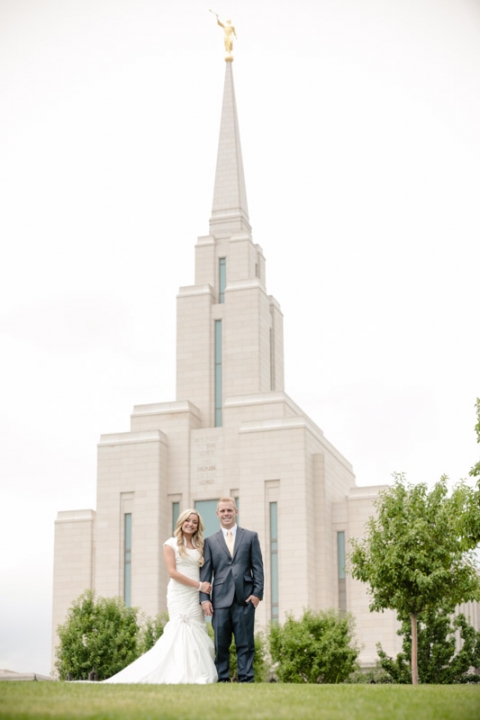 EK-Studios-Wedding-Photographer-The-McMullin-House-Reception015-Blog(pp_w480_h720)