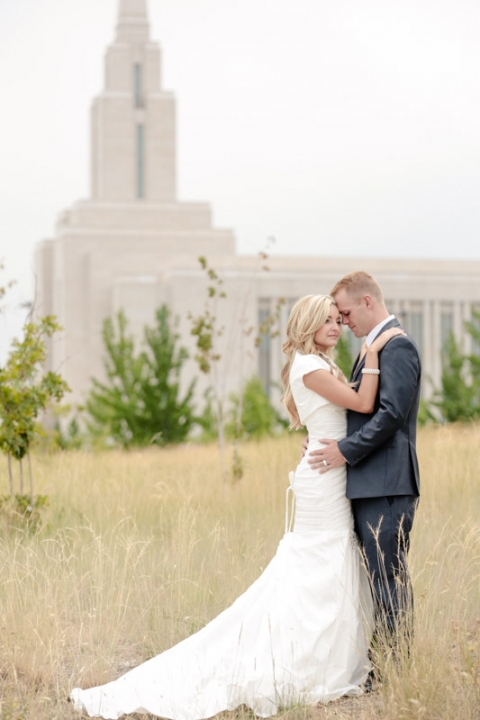 EK-Studios-Wedding-Photographer-The-McMullin-House-Reception024-Blog(pp_w480_h720)