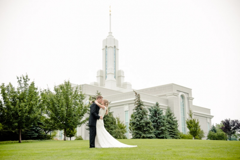 EK-Studios-Wedding-Photographer-Wedding-Reception-at-Sleepy-Ridge010-Blog(pp_w768_h511)