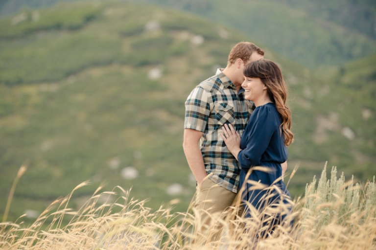 EK-Studios-Wedding-Photographer-Wheat-field-engagements009-Blog(pp_w768_h511)
