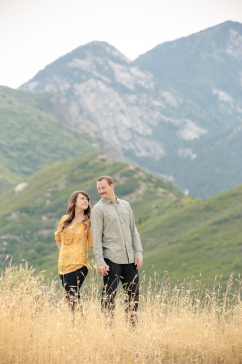 EK-Studios-Wedding-Photographer-Wheat-field-engagements032-Blog(pp_w480_h720)