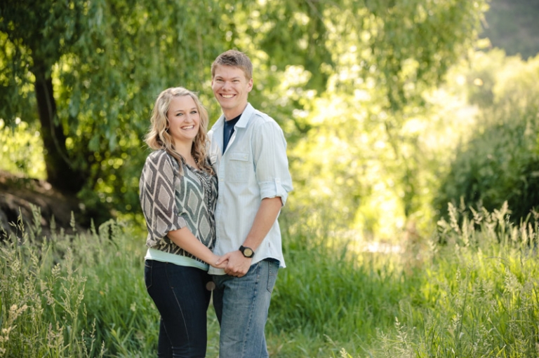 EK-Studios-Wedding-Photographer-picnic-under-a-willow-tree005-Blog(pp_w768_h511)